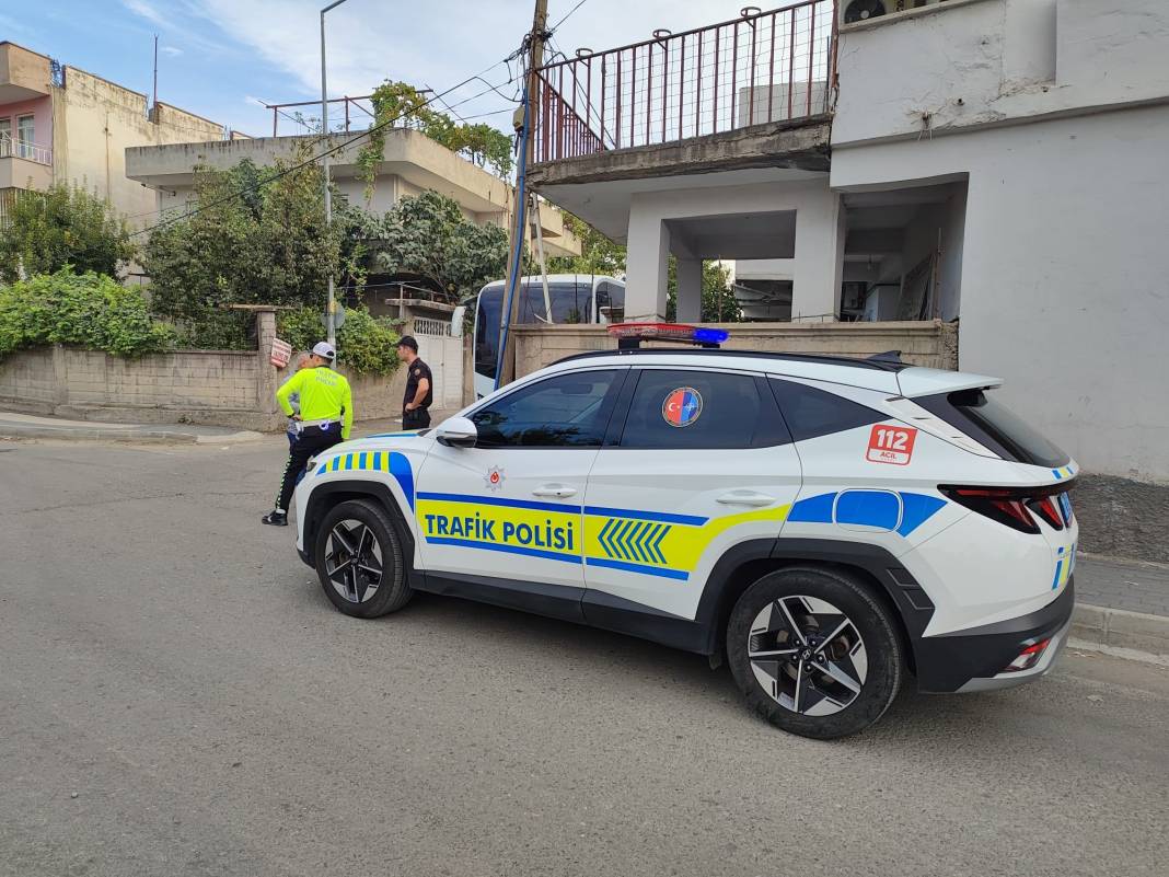 Annesini öldürdü, çöpün yanına koydu! 1